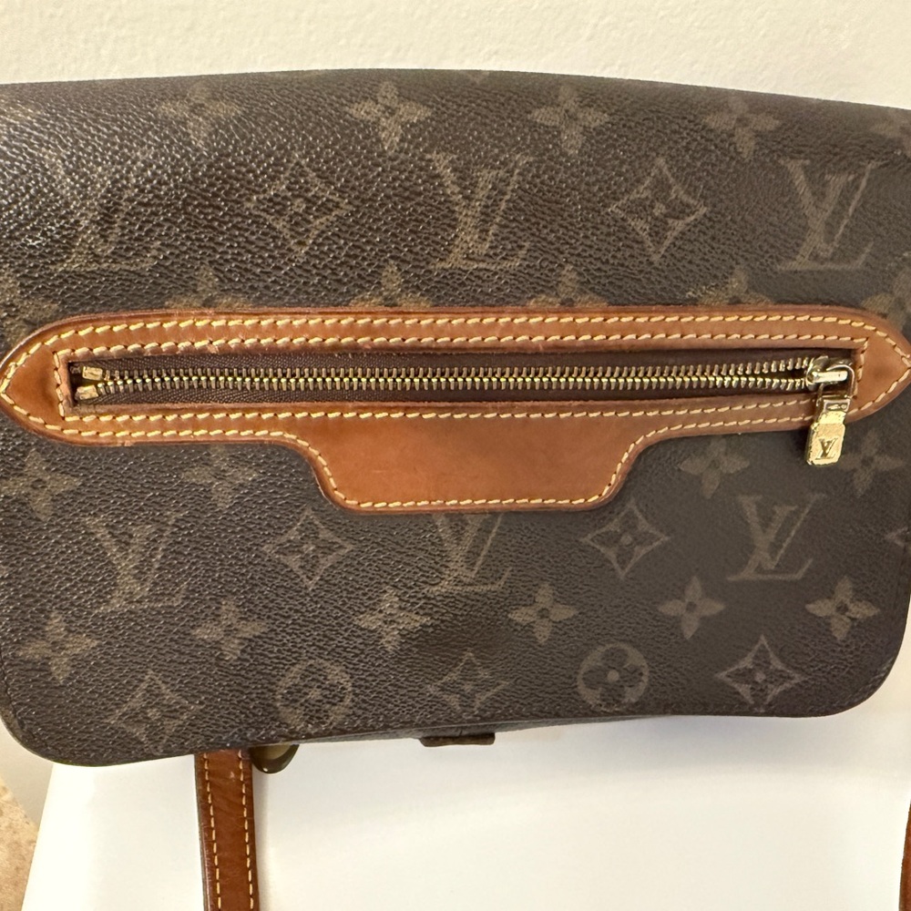 Louis Vuitton monogram Saint Germaine crossbody Bag. Authentic